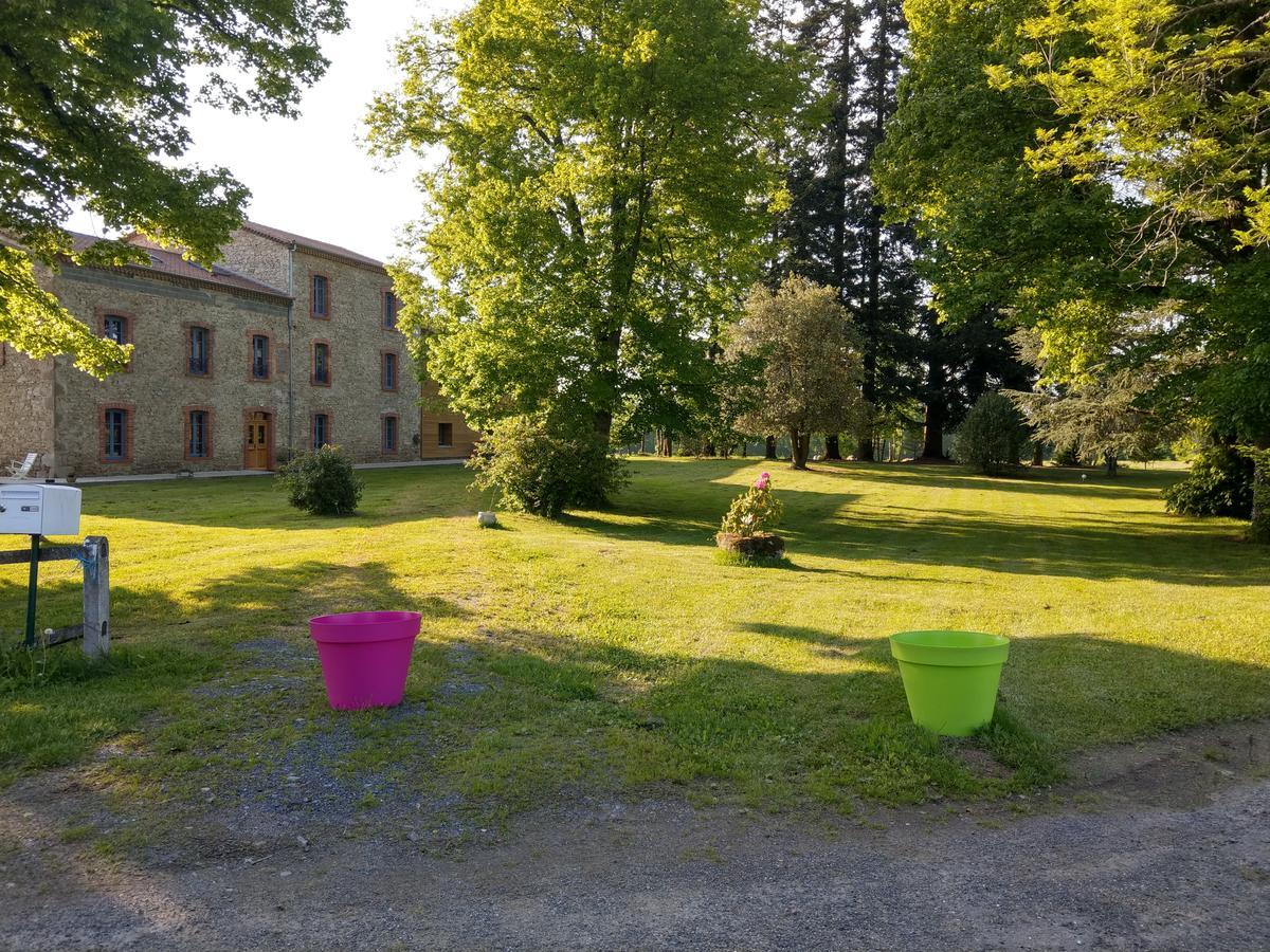 Les Chambres D'Hotes De La Frissonnette Auzelles Kültér fotó