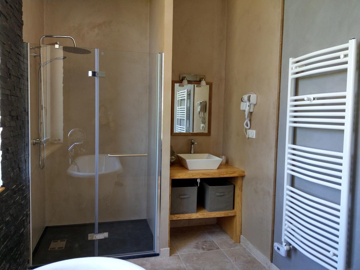 Les Chambres D'Hotes De La Frissonnette Auzelles Kültér fotó