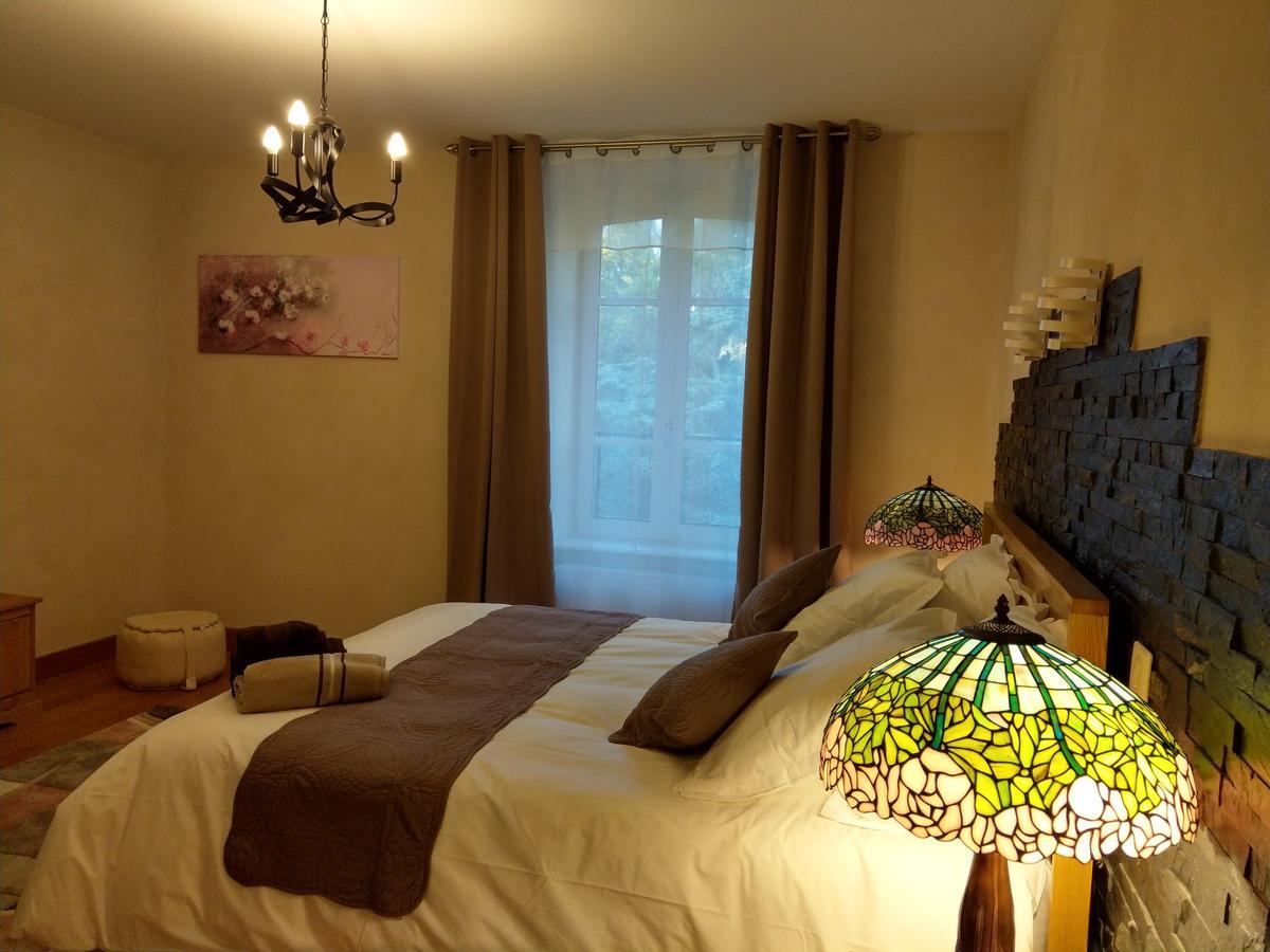 Les Chambres D'Hotes De La Frissonnette Auzelles Kültér fotó