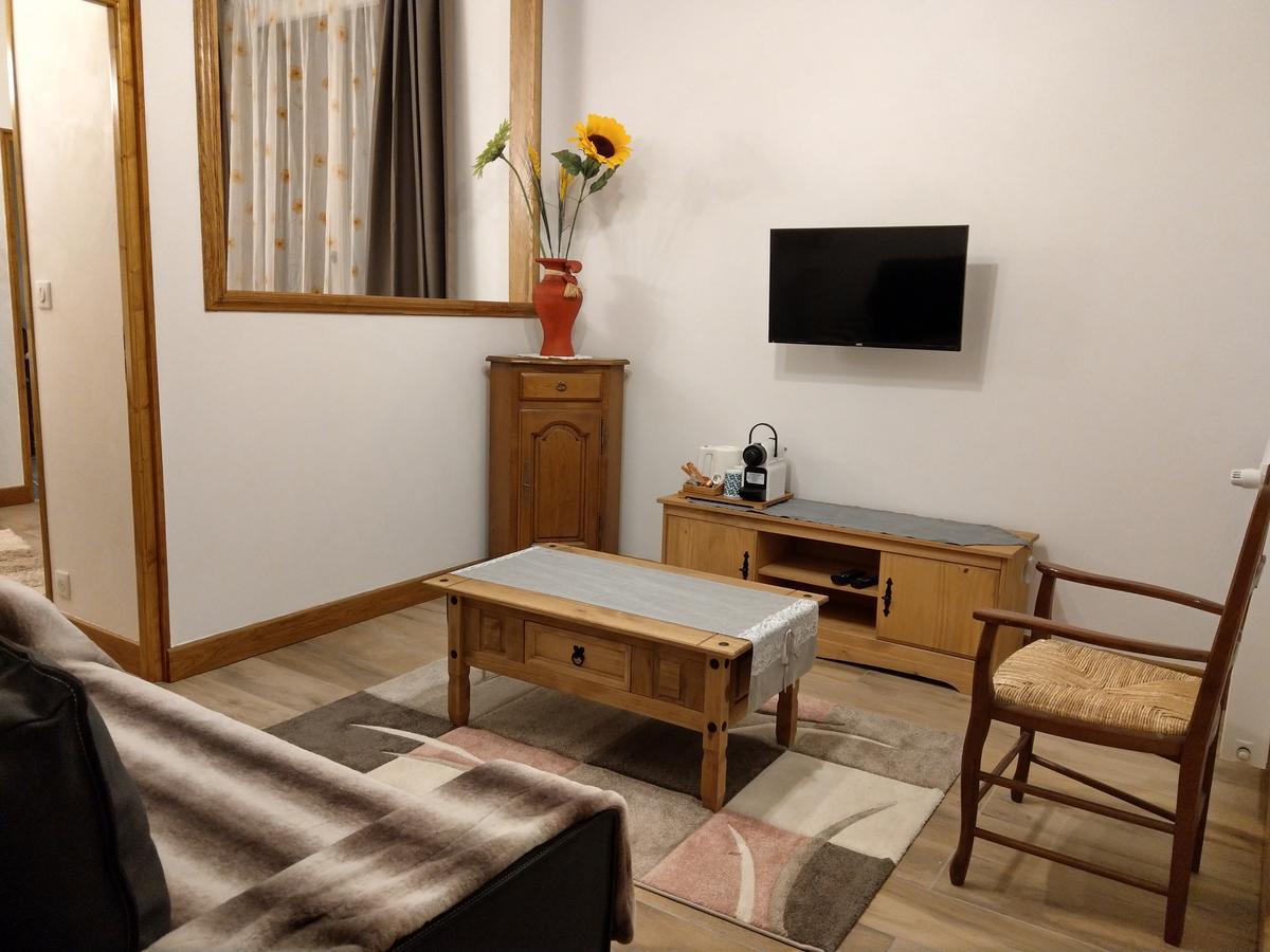 Les Chambres D'Hotes De La Frissonnette Auzelles Kültér fotó