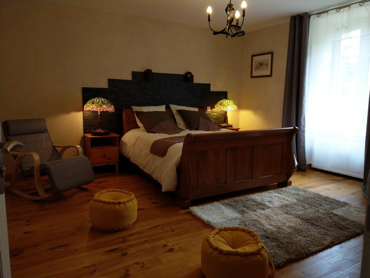 Les Chambres D'Hotes De La Frissonnette Auzelles Kültér fotó