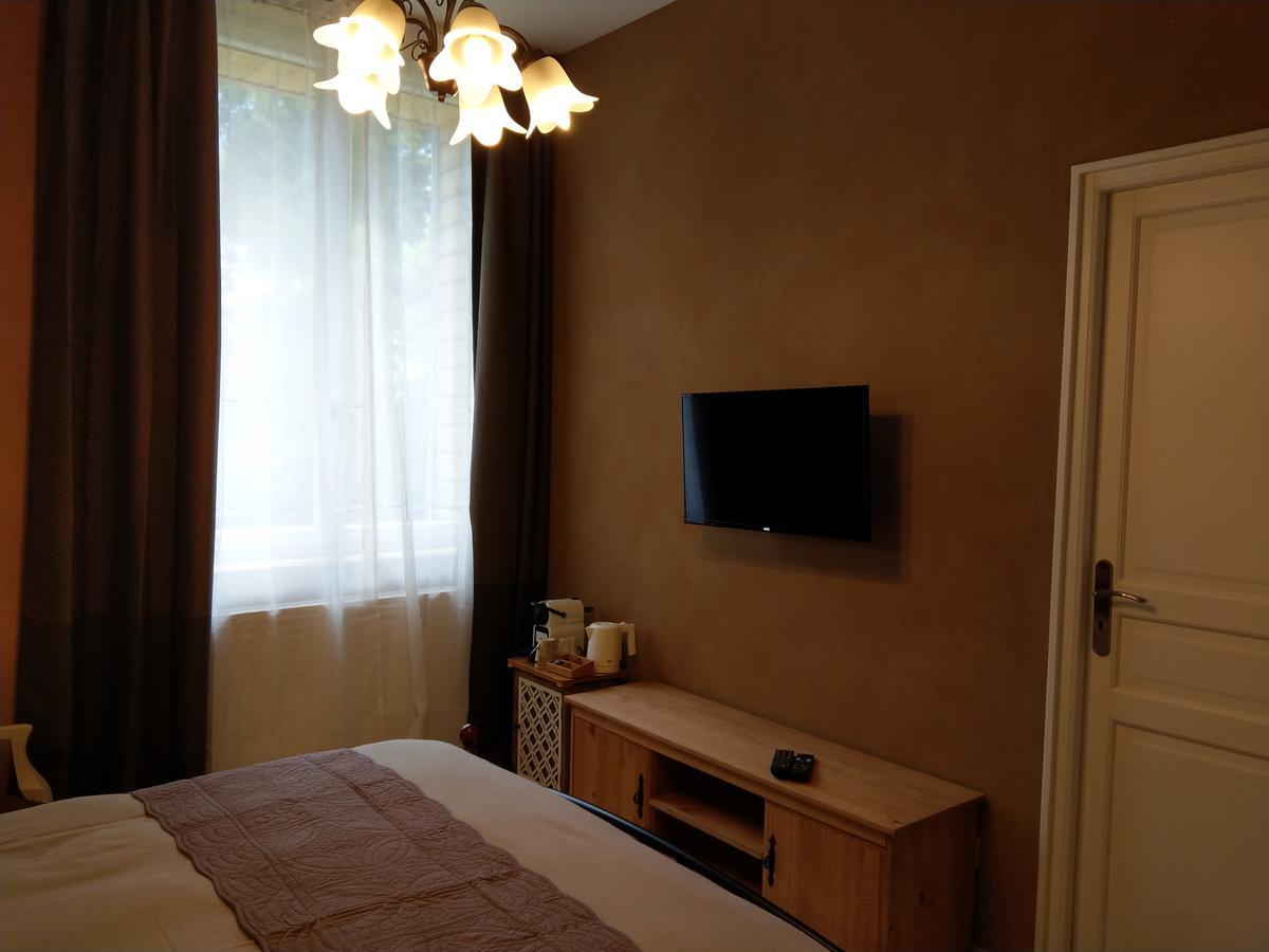 Les Chambres D'Hotes De La Frissonnette Auzelles Kültér fotó