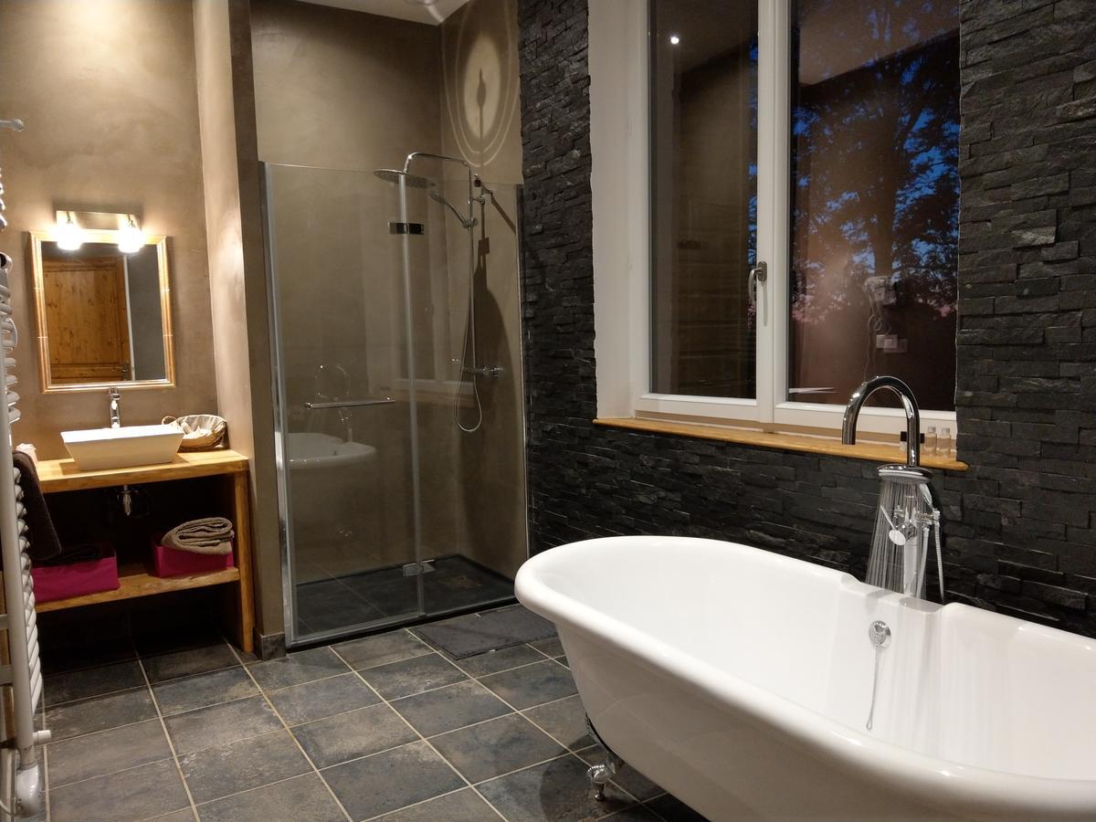 Les Chambres D'Hotes De La Frissonnette Auzelles Kültér fotó
