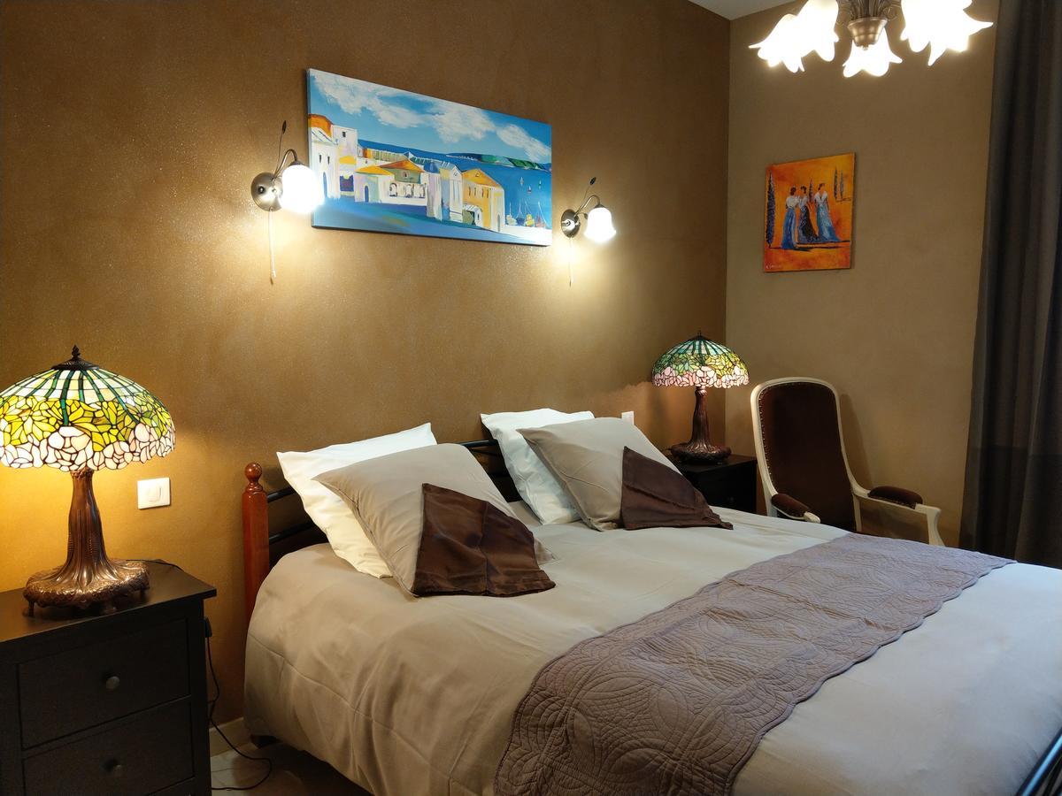 Les Chambres D'Hotes De La Frissonnette Auzelles Kültér fotó