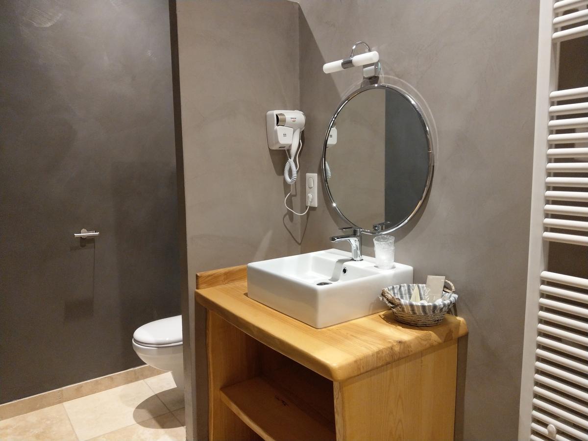 Les Chambres D'Hotes De La Frissonnette Auzelles Kültér fotó