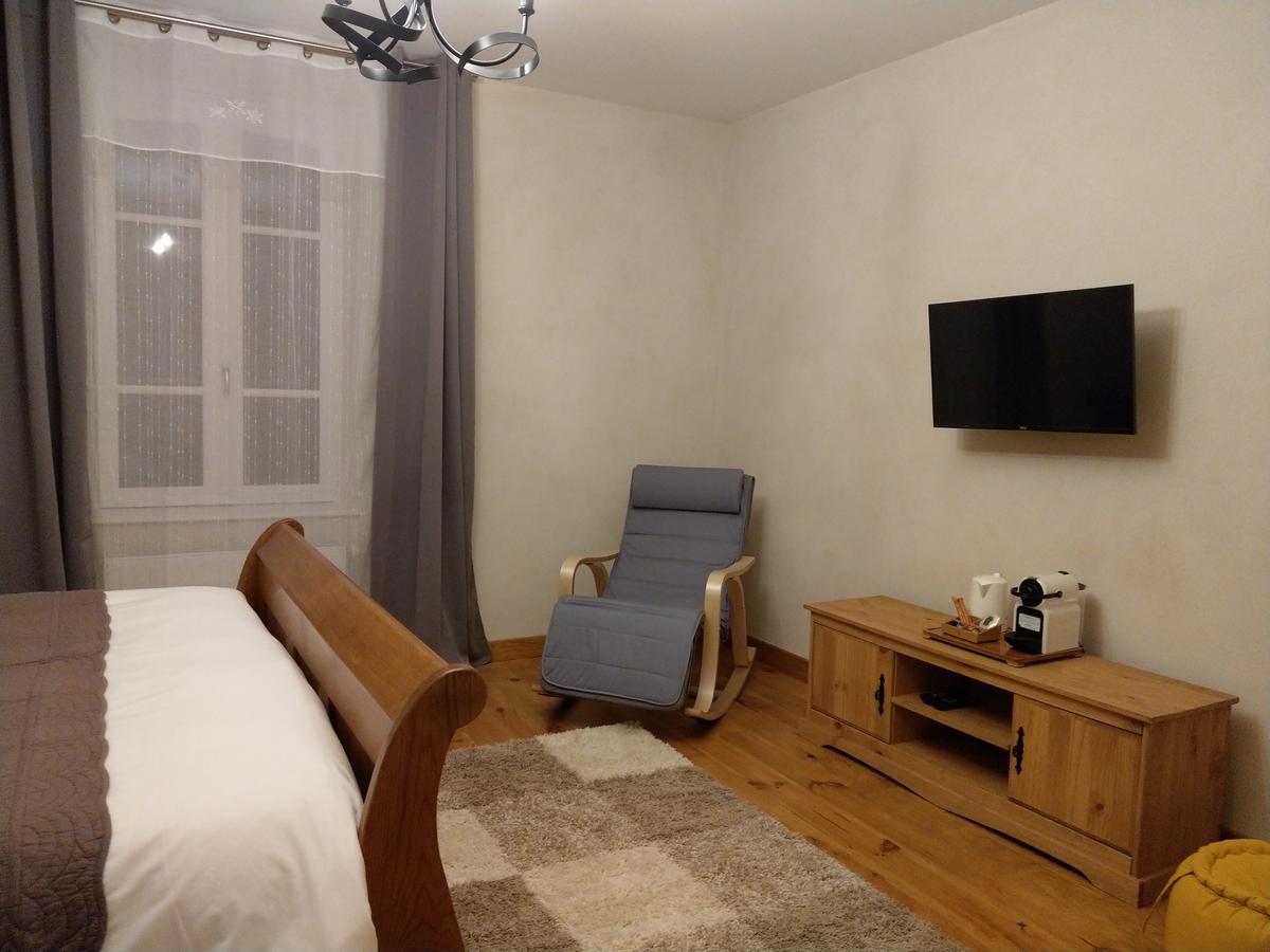 Les Chambres D'Hotes De La Frissonnette Auzelles Kültér fotó