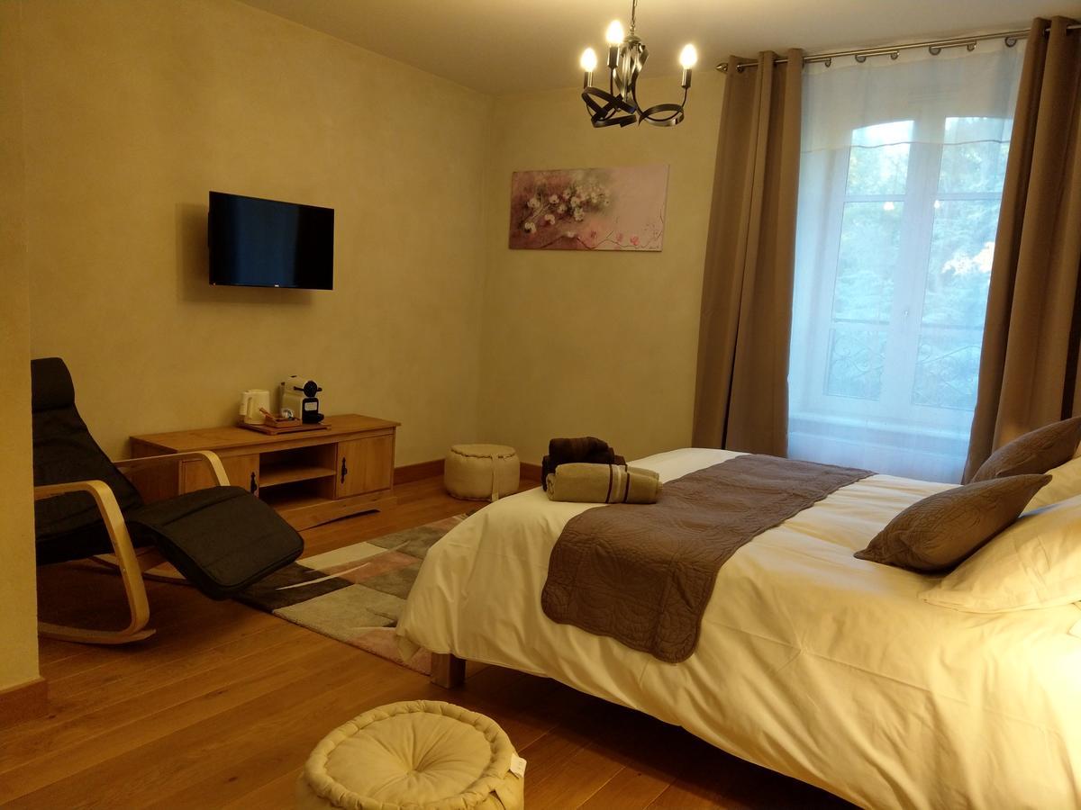 Les Chambres D'Hotes De La Frissonnette Auzelles Kültér fotó
