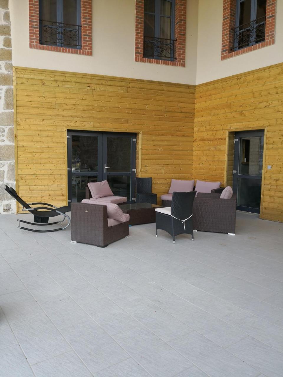 Les Chambres D'Hotes De La Frissonnette Auzelles Kültér fotó