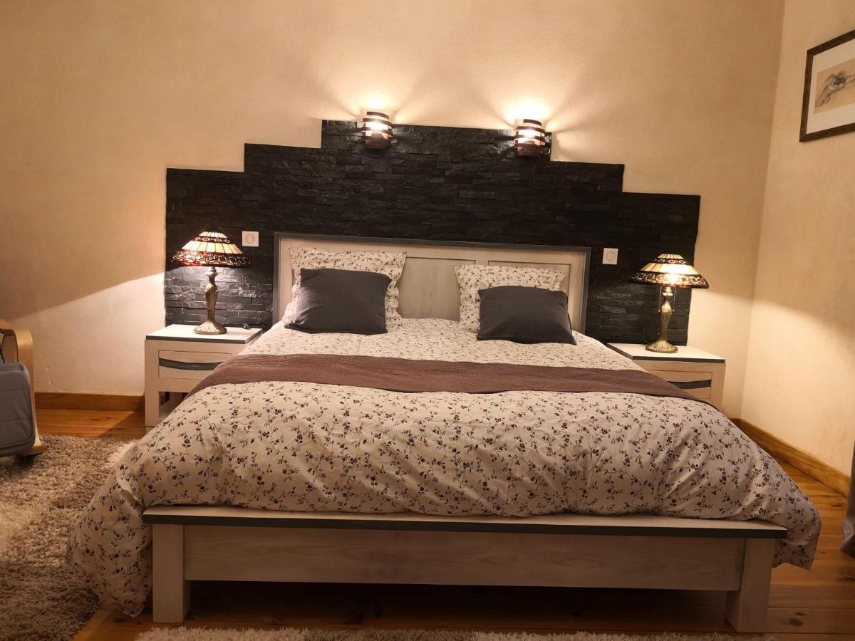 Les Chambres D'Hotes De La Frissonnette Auzelles Kültér fotó