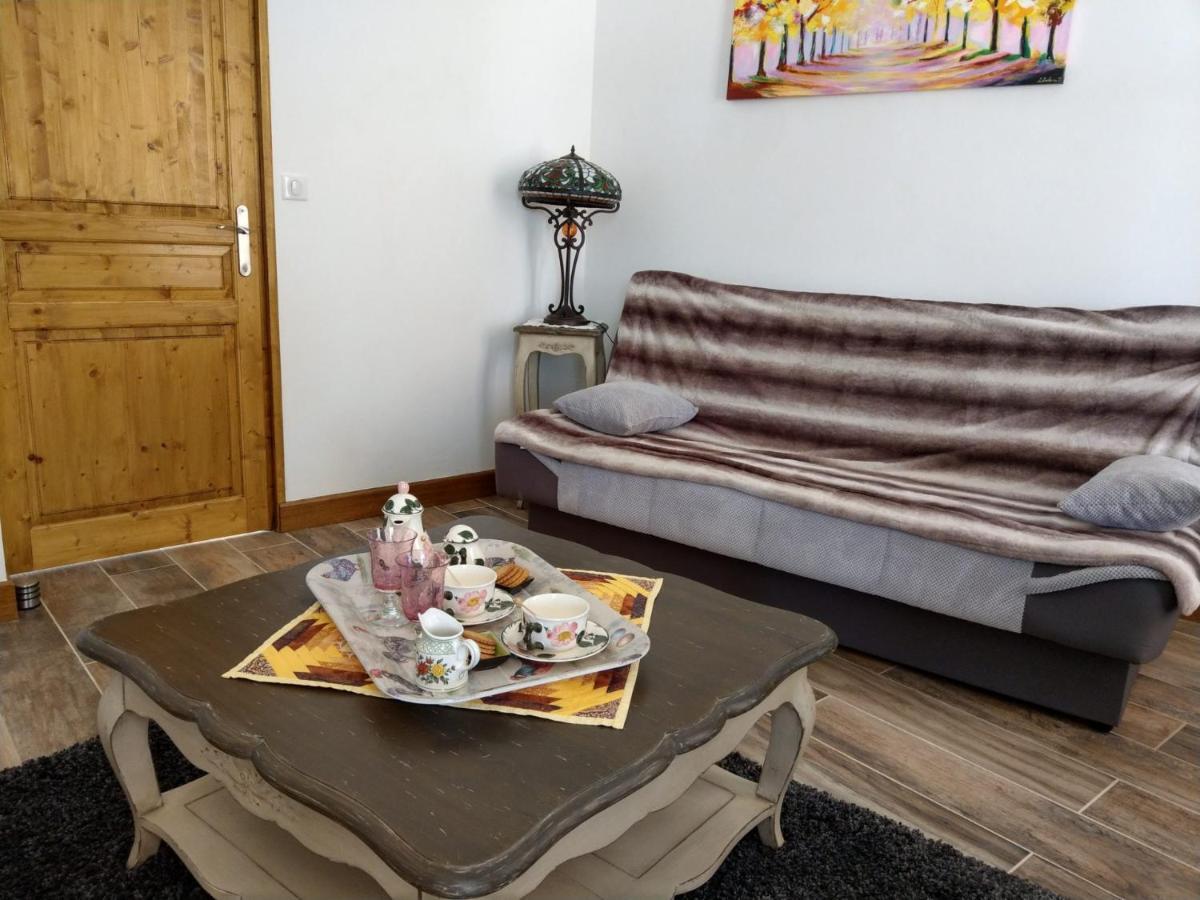Les Chambres D'Hotes De La Frissonnette Auzelles Kültér fotó
