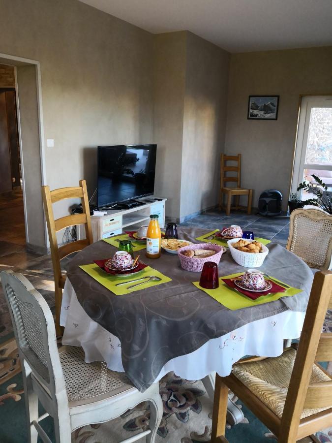 Les Chambres D'Hotes De La Frissonnette Auzelles Kültér fotó